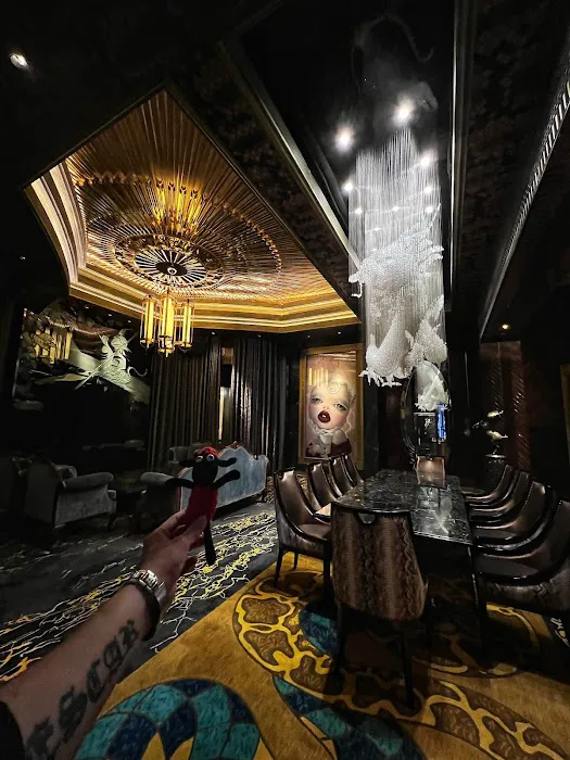 Lobby Lounge Picture 7
