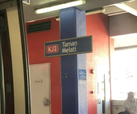 myNEWS @ LRT Taman Melati