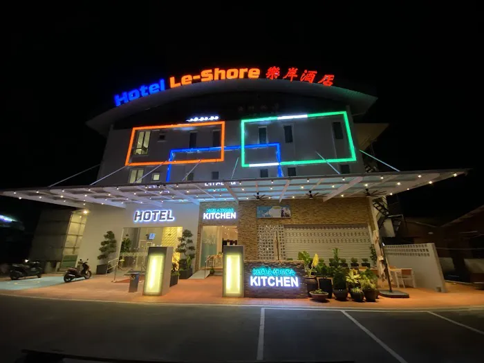 KUALA-MUARA KITCHEN Picture 2