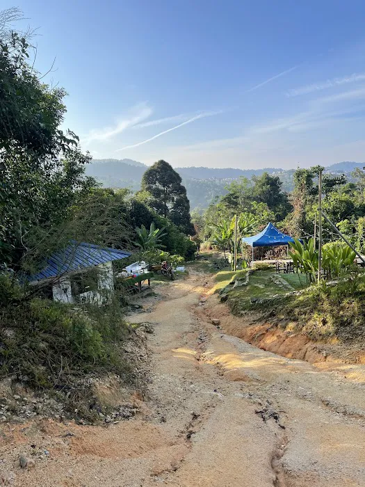 Kemensah Hiking Trailhead Picture 7