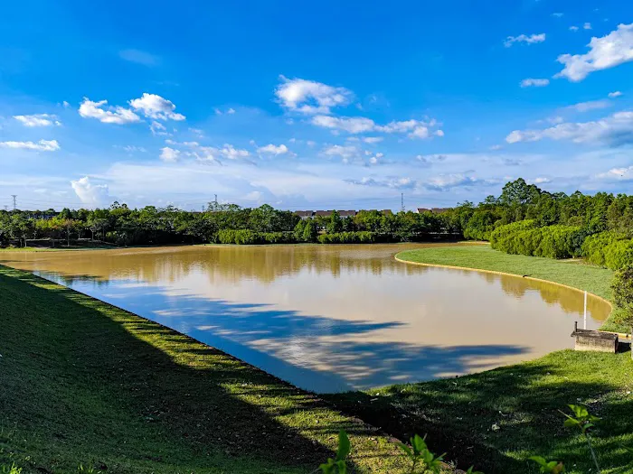 Elmina East Lake Park Picture 3