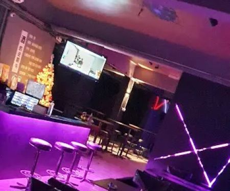 隔壁老王 MR WANG KARAOKE BAR