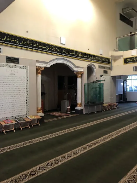Surau Hidayatul Mustaqim Picture 3