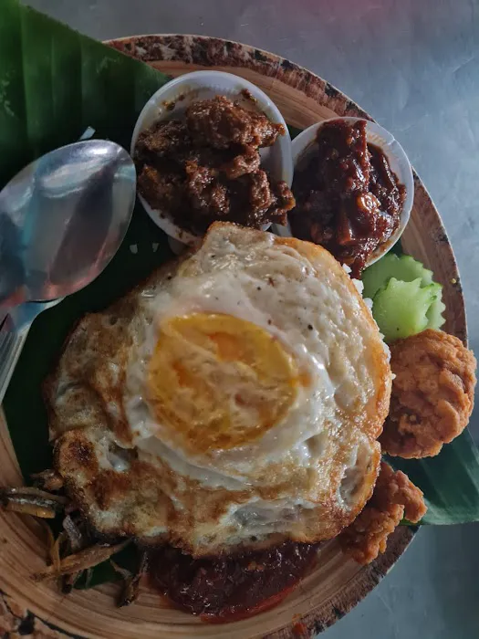 Nasi Lemak Daun Pisang Feri Picture 2
