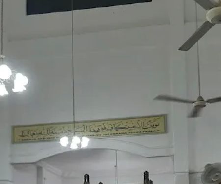 Surau Kampung Tok Empat Majid