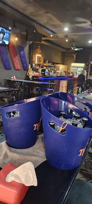 Fens Karaoke Bar | 西北九六 Picture 2