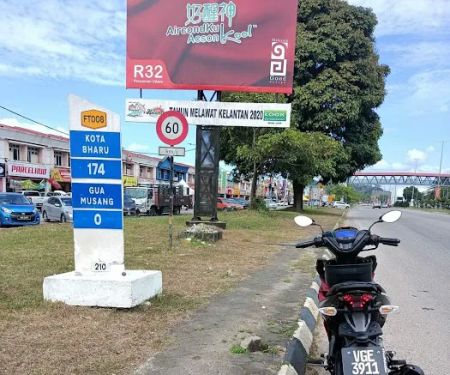 0 km Gua Musang (Route 8)