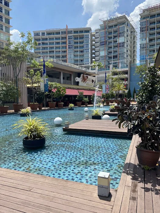 Oasis Piazza Picture 5