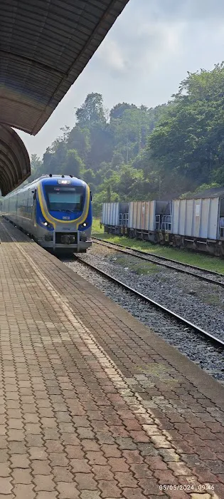 Gerai Makan Dan Buah-buahan Bandar Maran Picture 1
