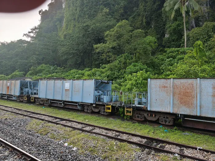 Gerai Makan Dan Buah-buahan Bandar Maran Picture 7