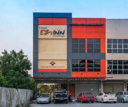 OYO 91040 Hotel Ezi Inn
