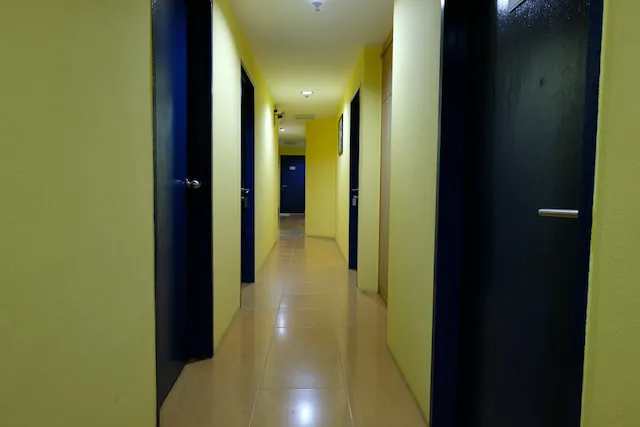 OYO 89352 Golden Terminal Lodge Picture 6