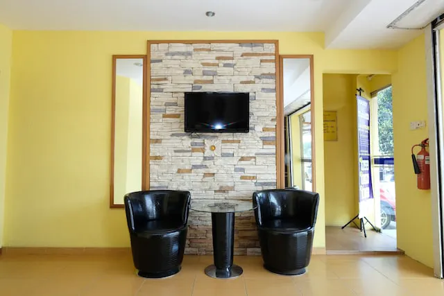 OYO 89352 Golden Terminal Lodge Picture 5