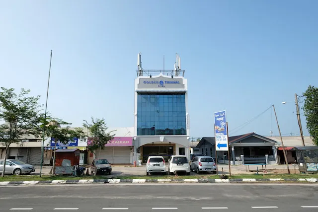 OYO 89352 Golden Terminal Lodge Picture 7