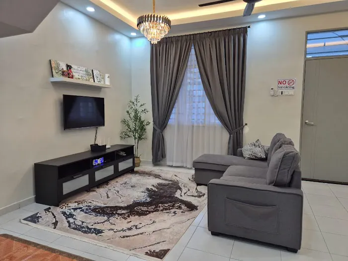 RIZQI HOMESTAY Picture 9