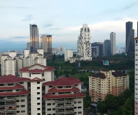 LFKL's Homestay, Spacious Ensuite Airbnb at 20 Jalan Dutamas Raya, Segambut, 2km to Publika, Mont Kiara