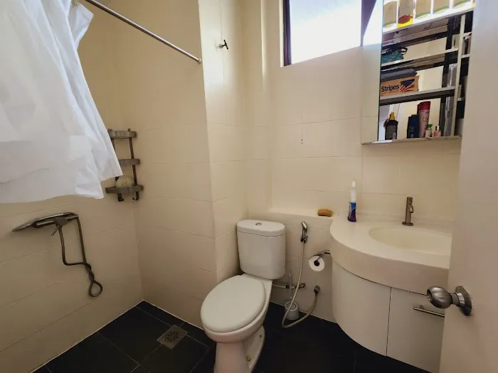 LFKL's Homestay, Spacious Ensuite Airbnb at 20 Jalan Dutamas Raya, Segambut, 2km to Publika, Mont Kiara Picture 3
