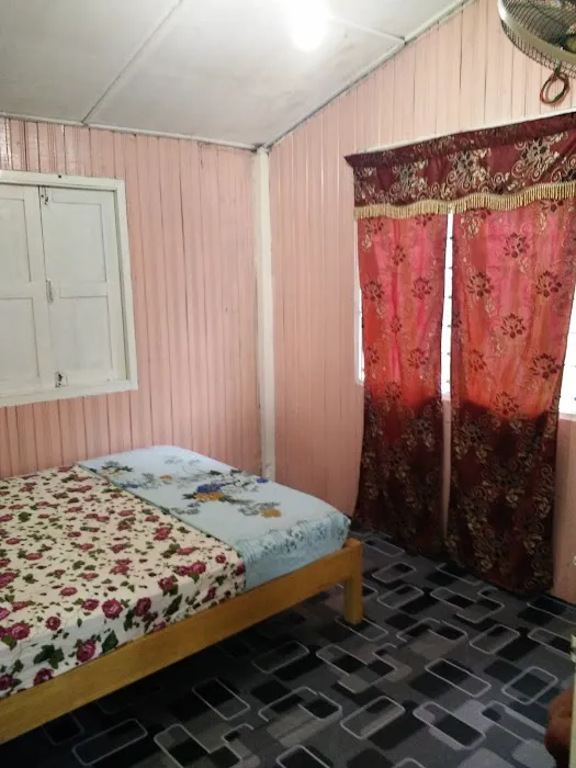 Purple Homestay Picture 1