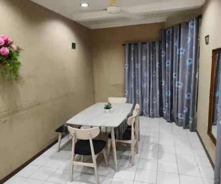 Homestay Kuala Lipis (Villa Tisyia)