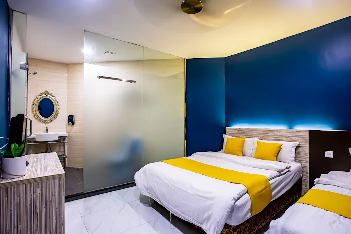 Beez Hotel Picture 2
