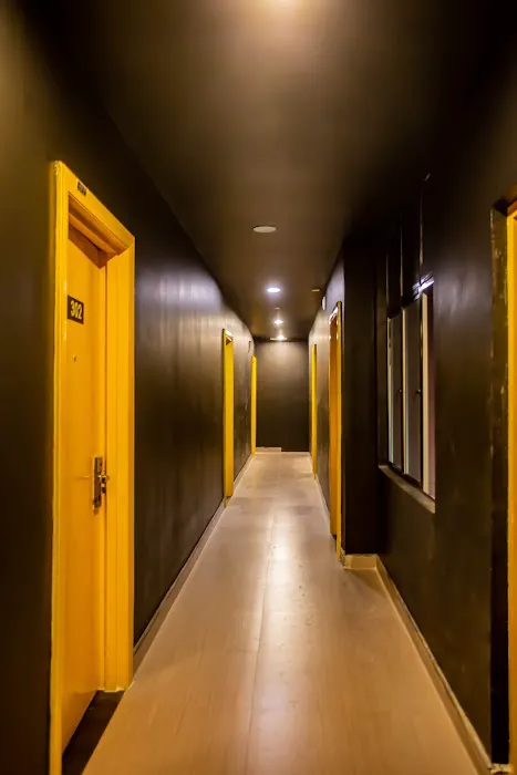 Beez Hotel Picture 4