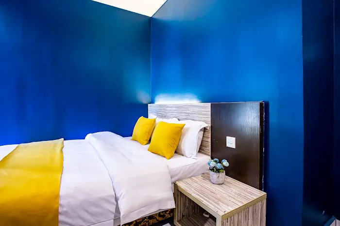 Beez Hotel Picture 6