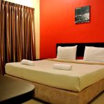 Wau Hotel & Cafe
