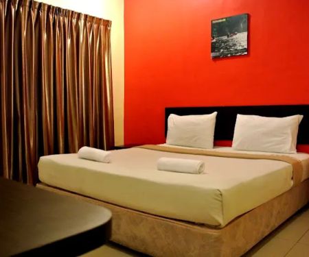 Wau Hotel & Cafe