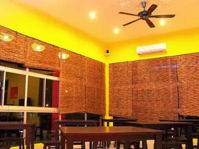 Wau Hotel & Cafe Picture 4