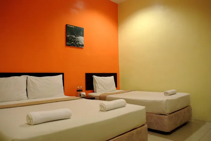 Wau Hotel & Cafe Picture 10