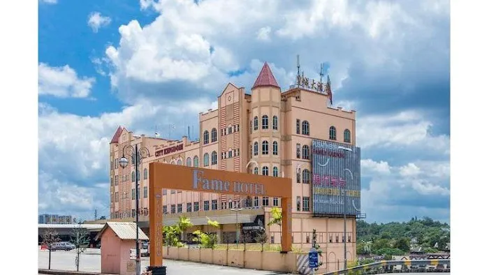 OYO 776 Fame Hotel Picture 3
