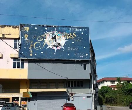 Famous Hotel