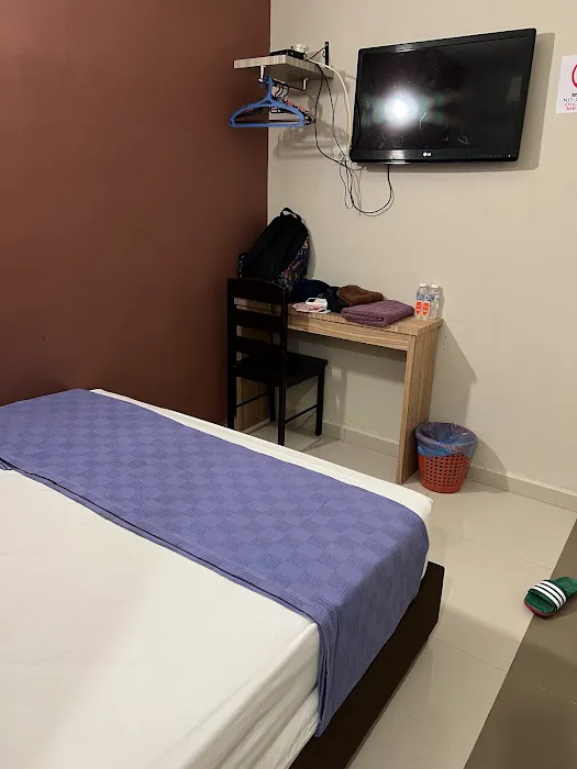 Super OYO Capital O 90556 Hotel Cherita Rooms Picture 4