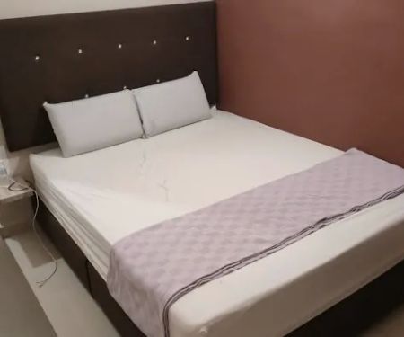 Super OYO Capital O 90556 Hotel Cherita Rooms