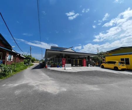 427 HOMESTAY-TELUK INTAN