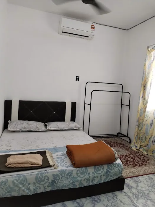 HOMESTAY IBU ILHAM DAN ABAH QUDEEN KALUMPANG Picture 3