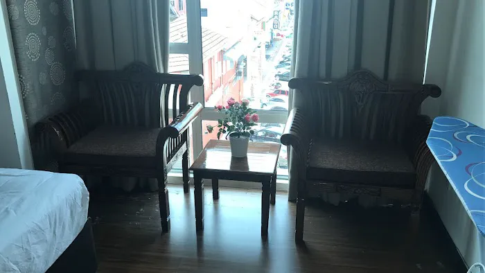 Studio Exclusive Picture 10