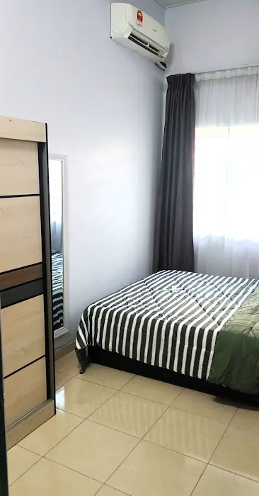 Cozy Rizqy Homestay. LUAS & SELESA. 3R2B + Aircond. Max 6-8 pax. Picture 10