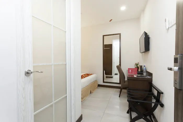 ZEN Rooms Jalan Barat Picture 10