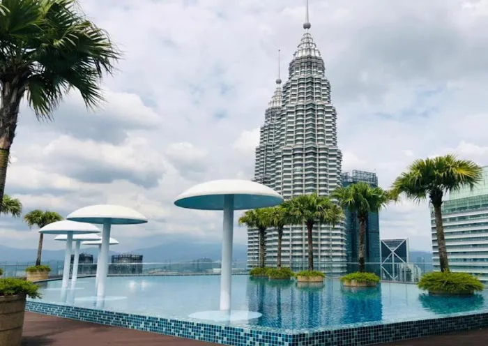 Sky Suites by Lynn Picture 2