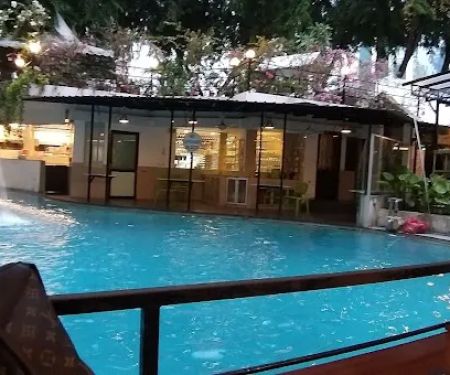 OYO 161 Lodge Paradize Hotel