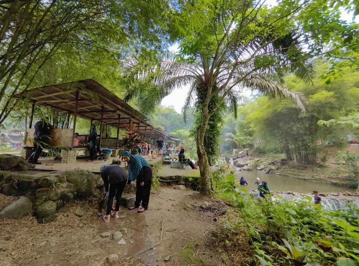 Sungai Lopo Village Picture 8