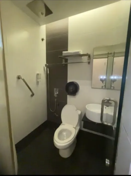 Dream hotel Picture 1
