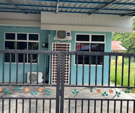 FIFIYUS HOMESTAY BANDAR JENGKA
