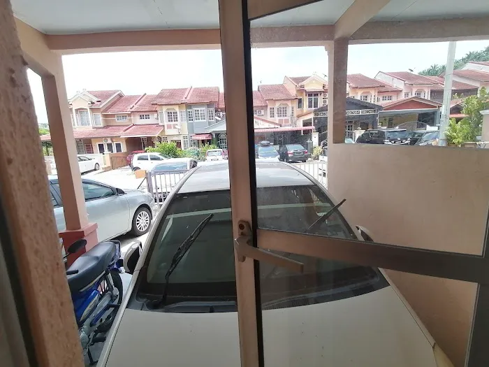 ZULHAZA HOUSE Picture 8