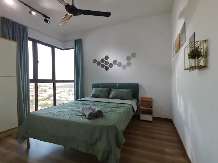 Apartment 5 Bedrooms Big balcony Picture 2