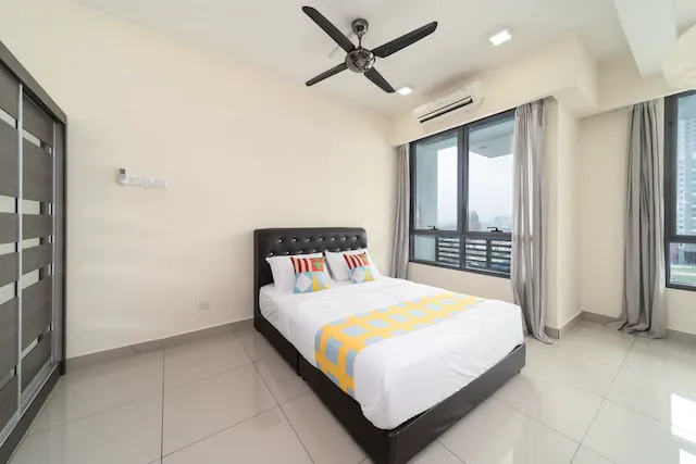 OYO Home 11335 Vibrant Studio Flexis One South Picture 3