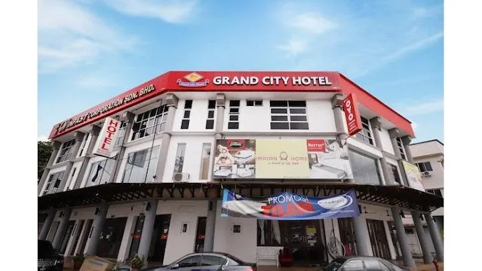 OYO 619 Grand City Hotel 2 Picture 3