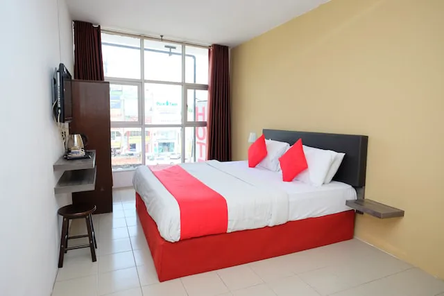 OYO 619 Grand City Hotel 2 Picture 1
