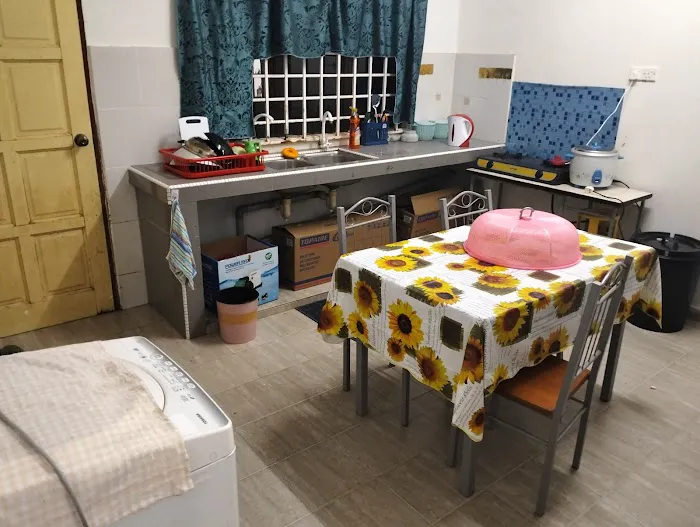 Azlan Homestay Picture 10